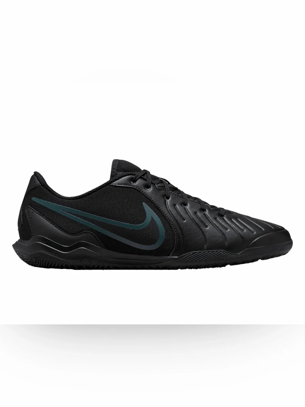 Nike Tiempo Legend 10 Club Indoor Soccer Shoes, size 6 big girls